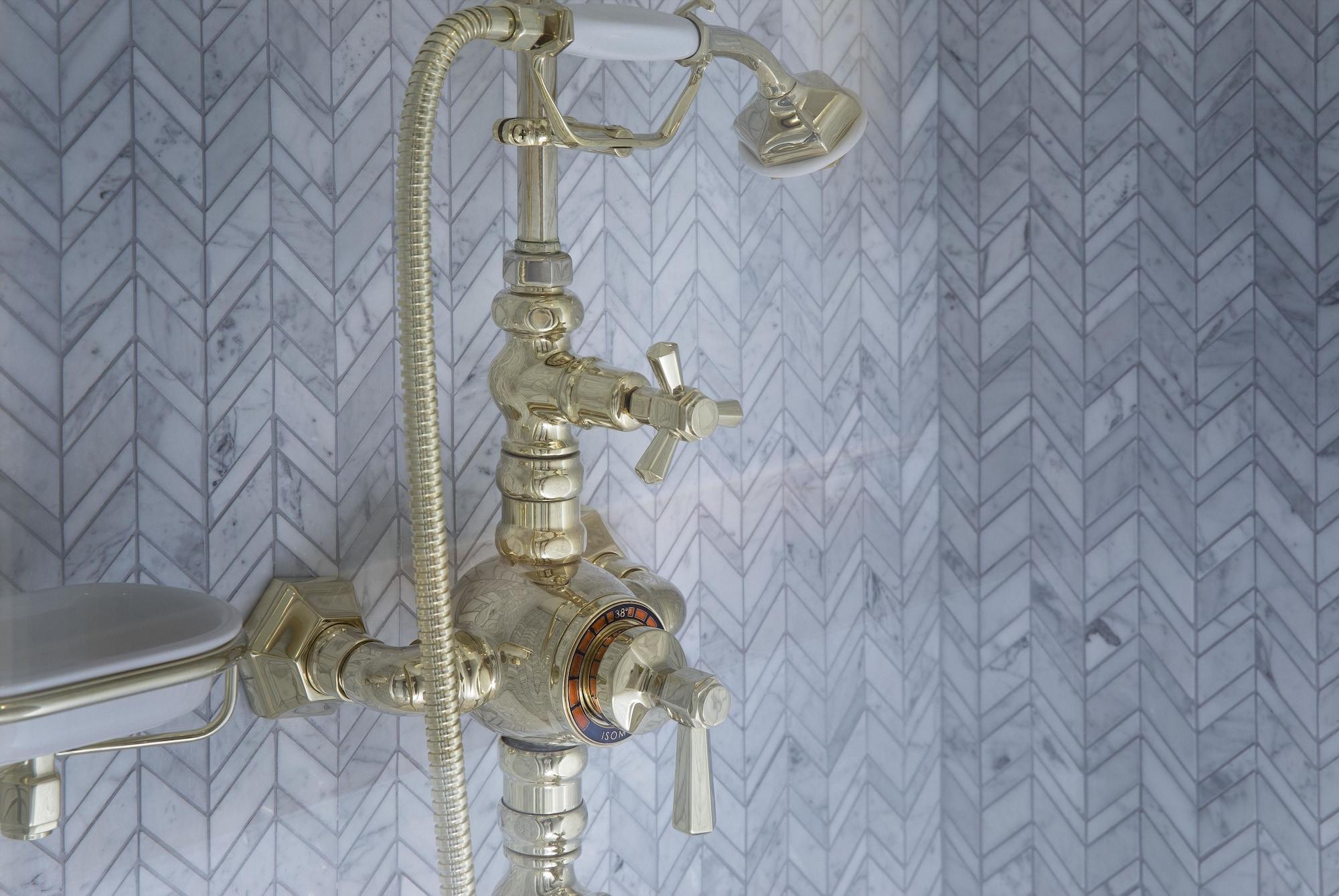 Maison Breguet Paryż Zewnętrze zdjęcie A shower faucet